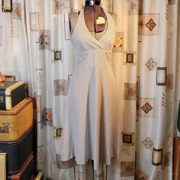 Retro Grey Seersucker Dress - Picture 9 of 11